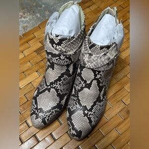 New in box Fergalicious Else Python Print Ankle Booties